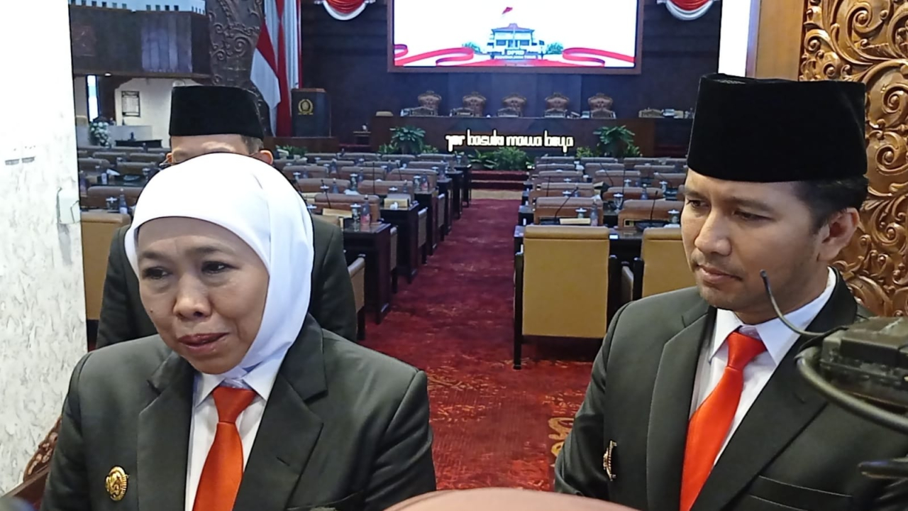 Gubernur Jatim Khofifah Indar Parawansa dan Wagub Emil Elestianto Dardak. (Foto: Faiz-@MCINews.id)