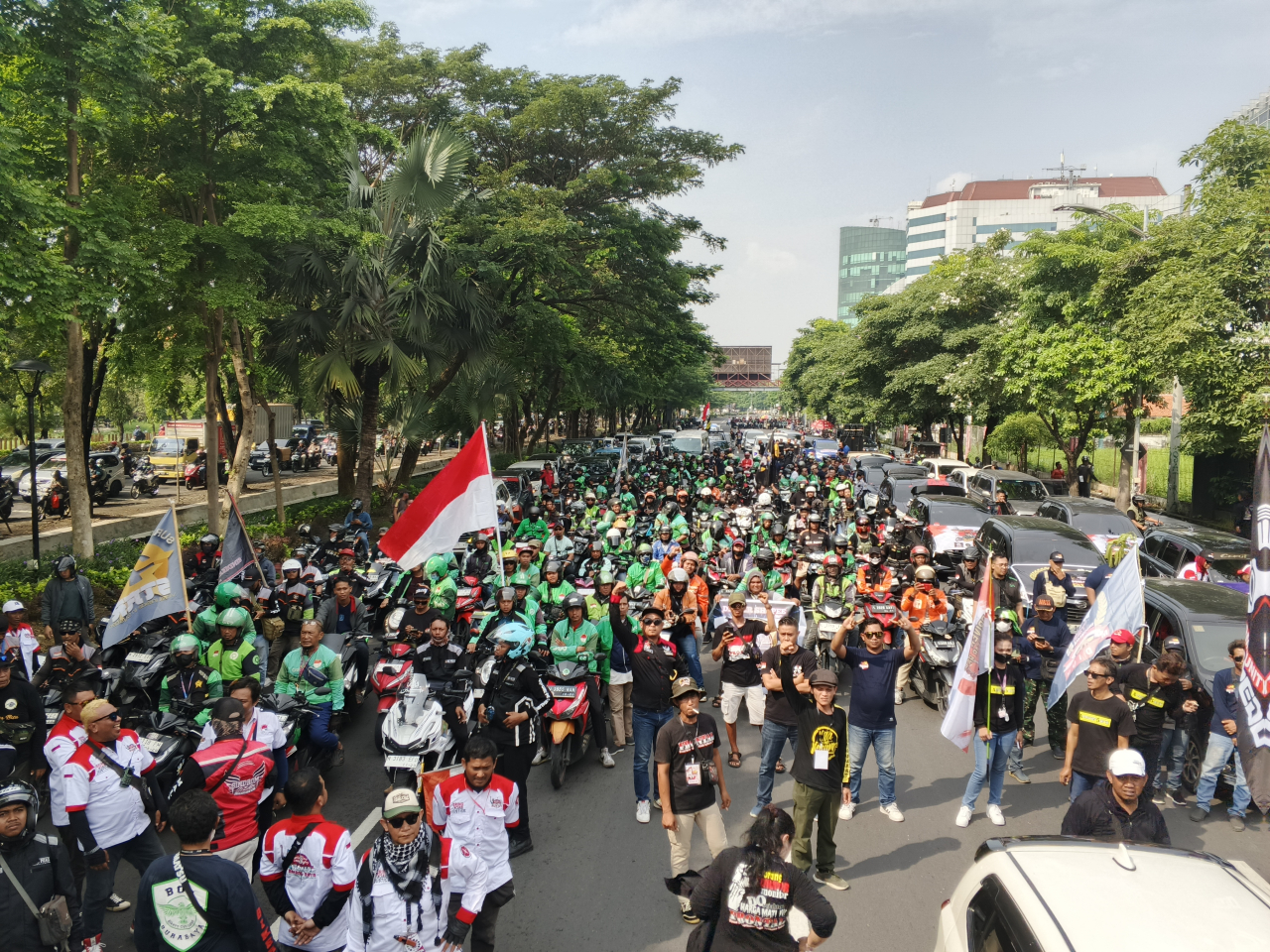 Tuntut Perbaikan Upah, Ribuan Ojol Gelar Aksi Demo di Surabaya Hari Ini