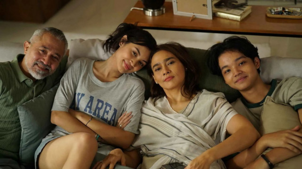 Sinopsis Film Mungkin Kita Perlu Waktu, Kisah Pola Asuh yang Salah