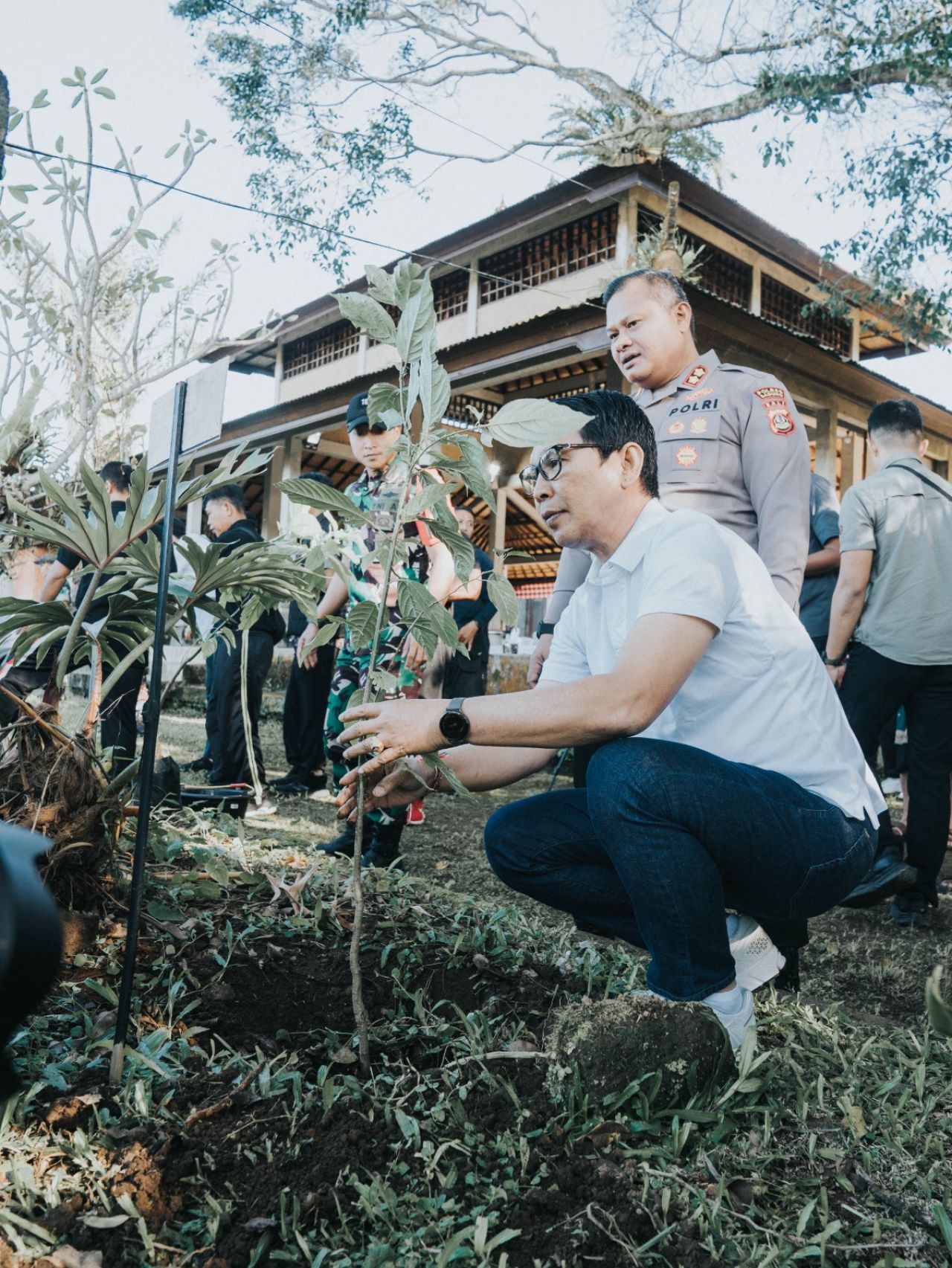 Pemkab Badung dan Kodam IX Udayana Peringati Hari Bhakti ke-68 dengan Tanam Pohon