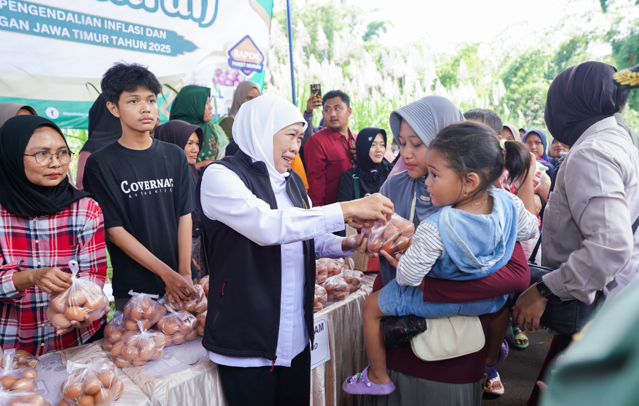 Warga Antusias Serbu Pasar Murah di Singosari Malang