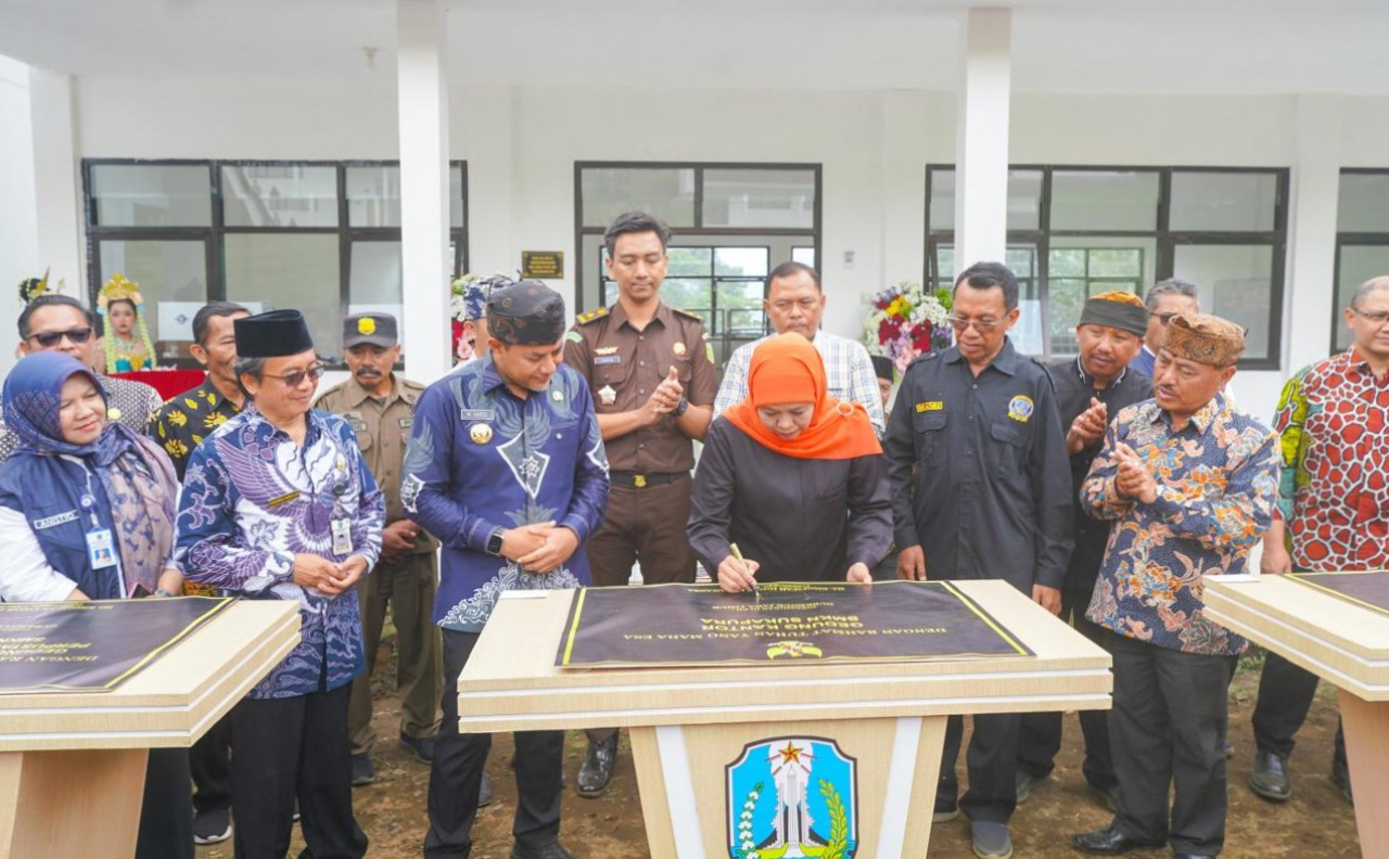 Gubernur Khofifah Resmikan Gedung SMKN Sukapura Bromo Probolinggo