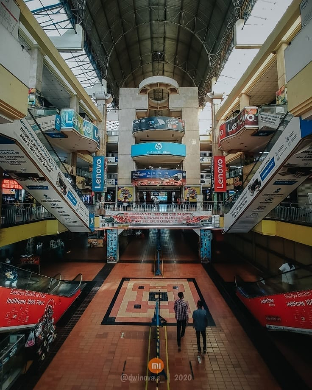 Hi-Tech Mall Sepi Pengunjung, Pedagang Menjerit