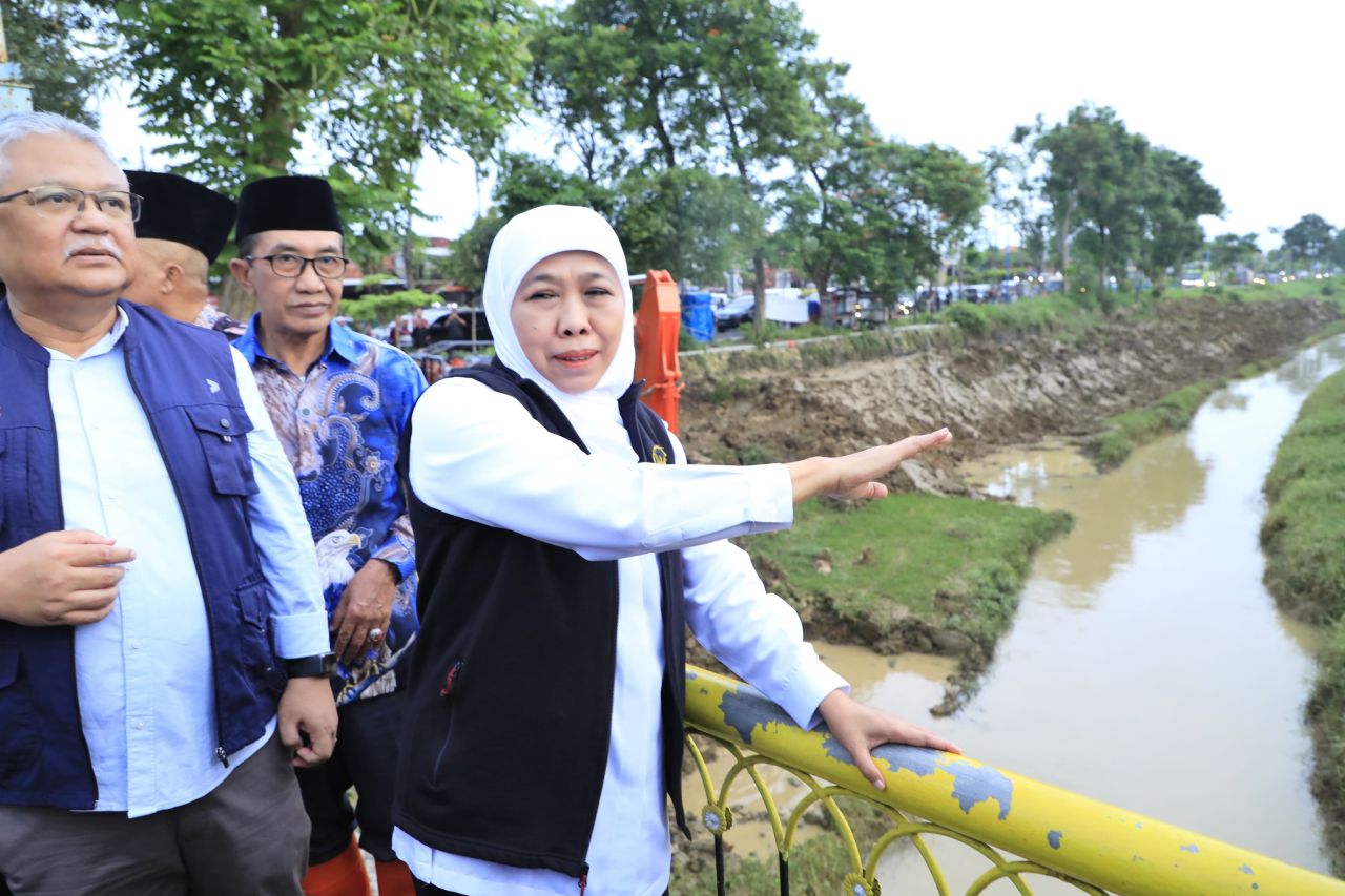 Gubernur Jatim Pastikan Kondisi Sungai Pamekasan Kembali Normal
