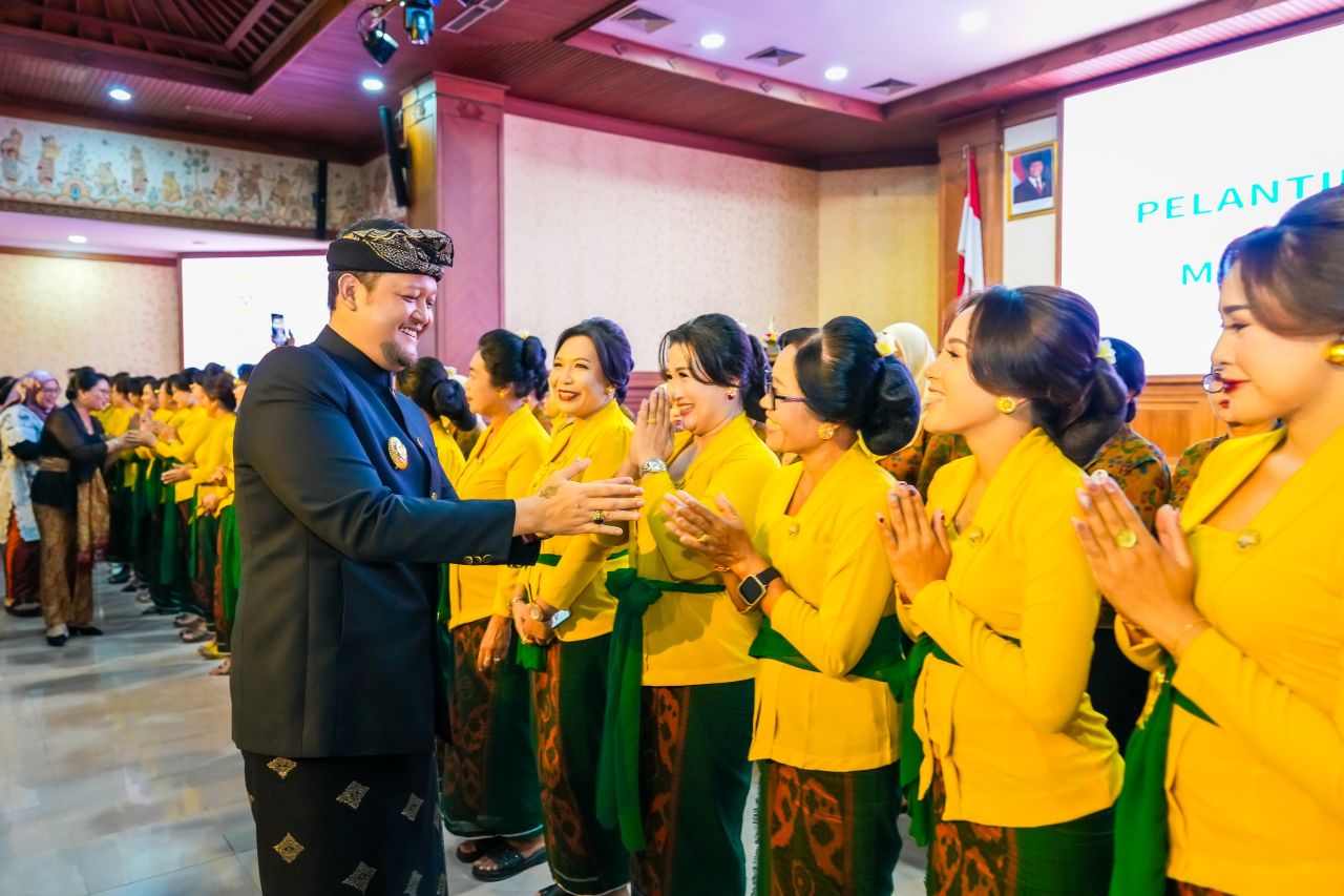 Baru Dilantik, Wakil Bupati Badung Berikan Tugas Baru untuk GOW dan WHDI 2025