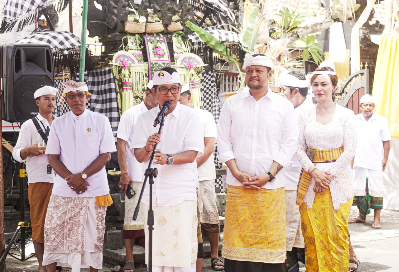 Bupati dan Wabup Badung Menghadiri Puncak Karya Ngenteg Linggih dan Tawur Agung Balik Sumpah di Pura Dalem Kediri