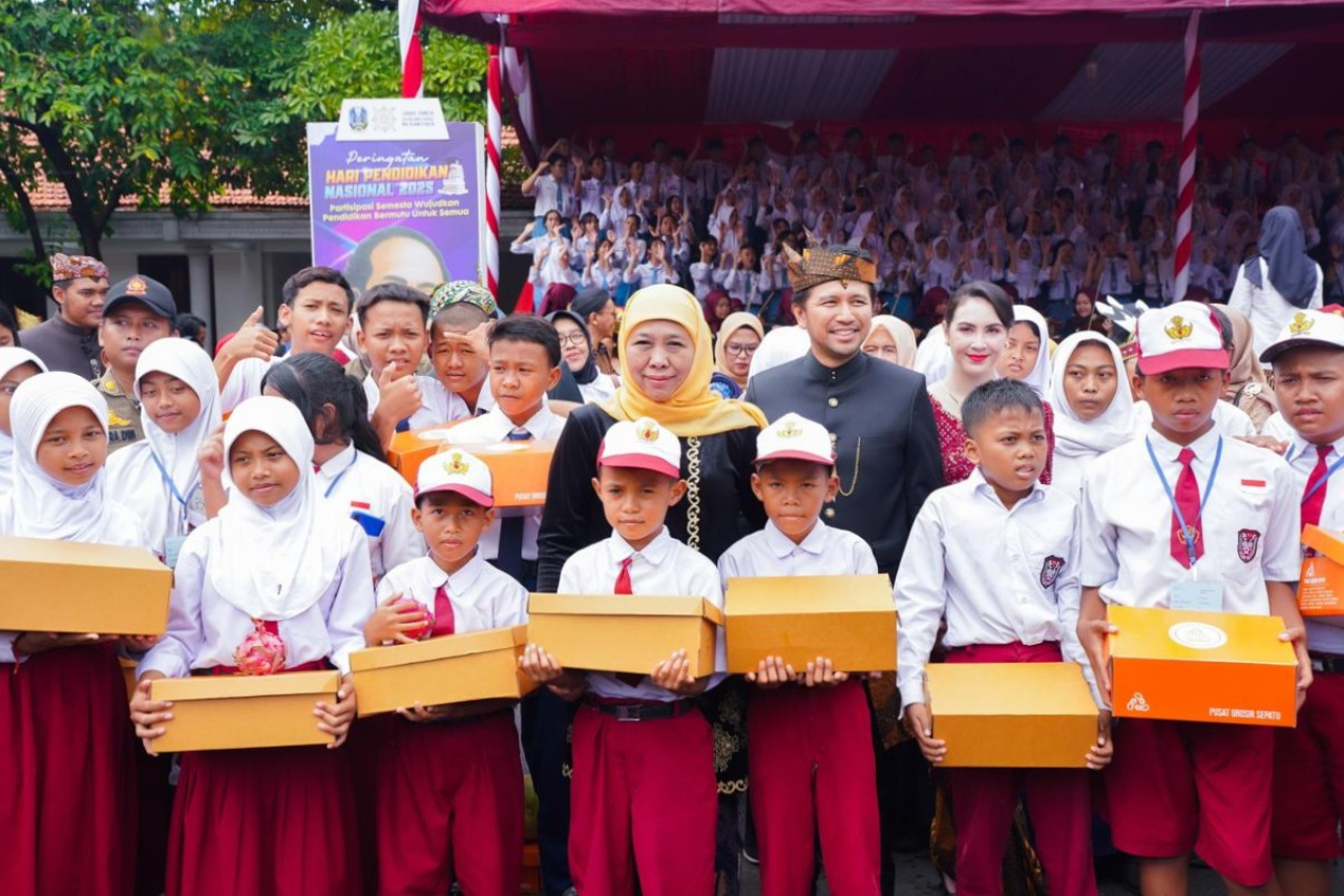 Hardiknas 2025, Khofifah: Pemprov Jatim Siapkan Paket Kebijakan Pendidikan Rp 126,236 M