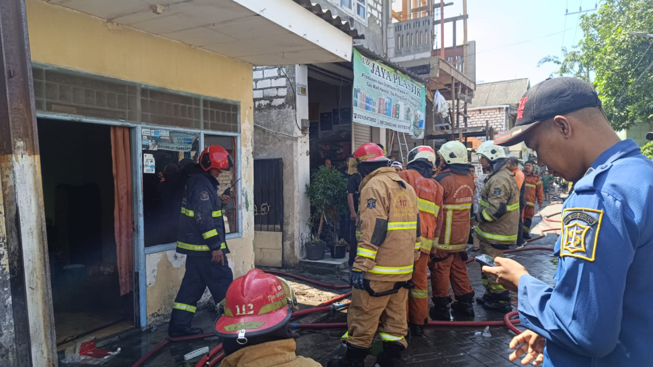 Ditinggal Mudik, Rumah Kos Kebakaran di Jalan Lamongan Gundih Surabaya