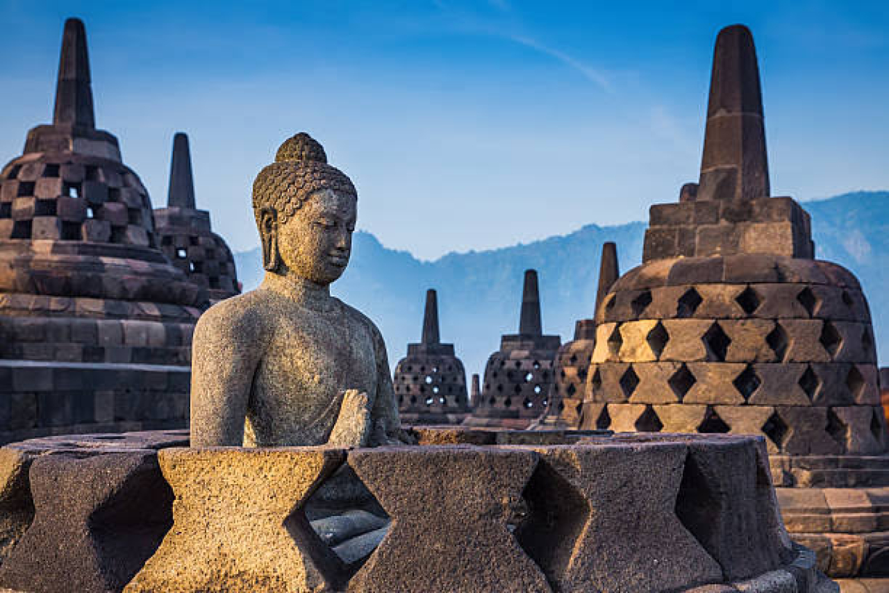 Uji Coba Ziarah Spiritual Dharmayatra di Candi Borobudur