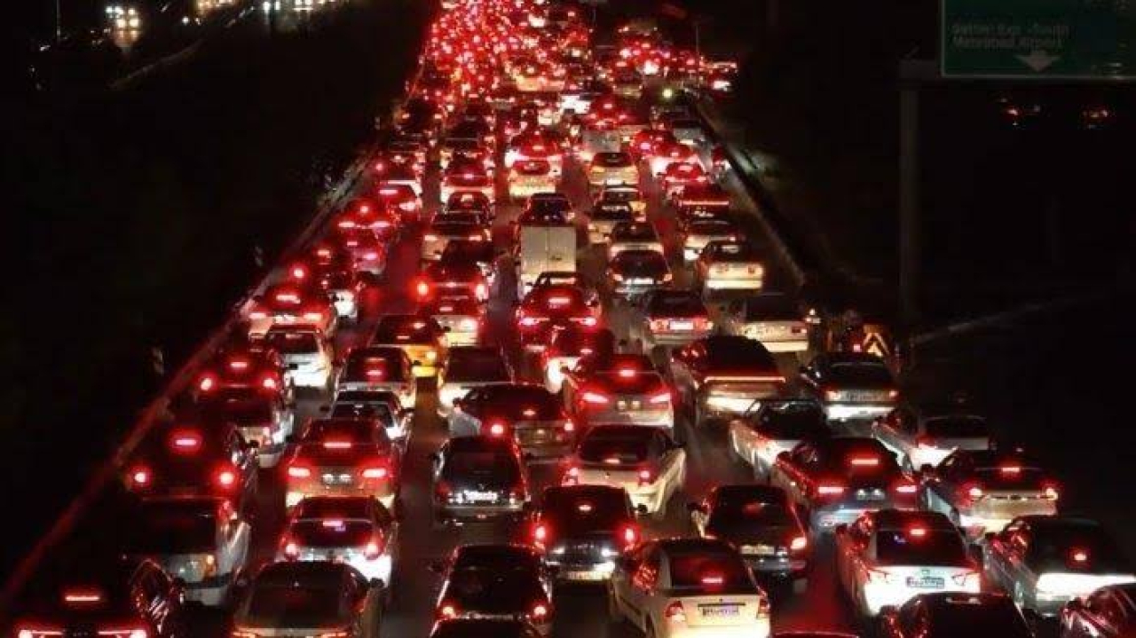 Teheran Macet, Warga Berbondong-bondong Mengungsi Hindari Serangan Israel