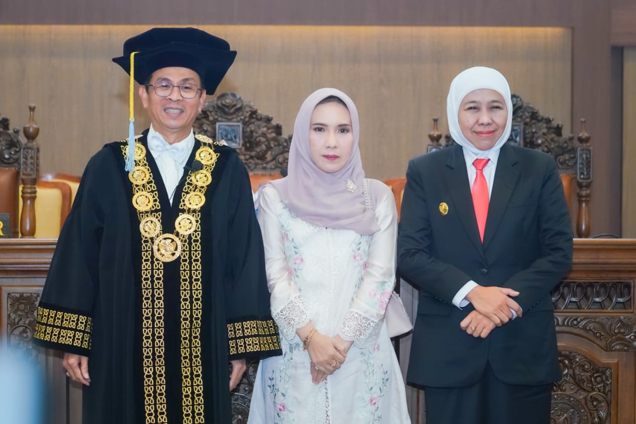 Rektor UNAIR 2025-2030 Resmi Dilantik, Gubernur Khofifah Optimis Kampus Berdampak Global
