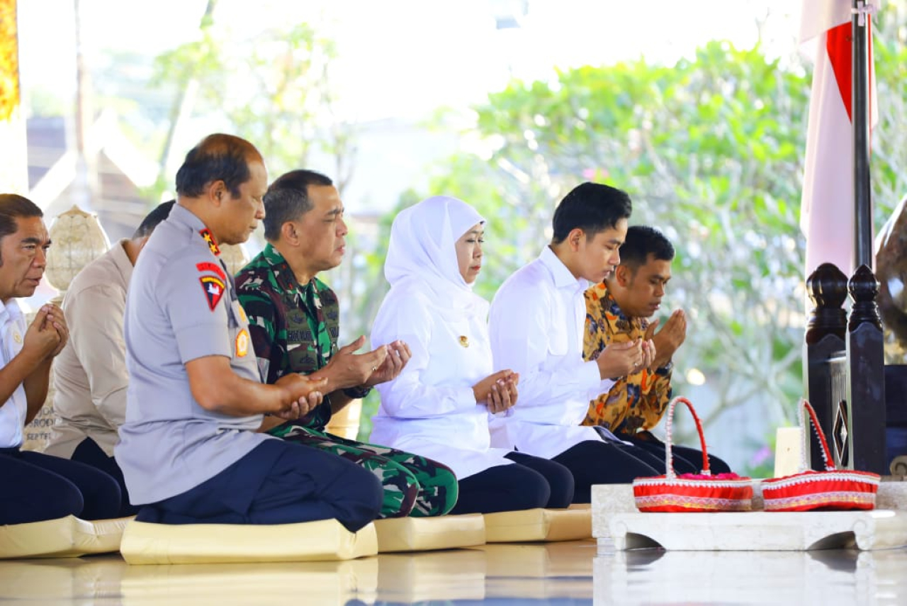 Ziarah Makam Bung Karno Dampingi Wapres Gibran, Gubernur Khofifah: Semangat Nasionalisme Pedoman Berbangsa dan Bernegara