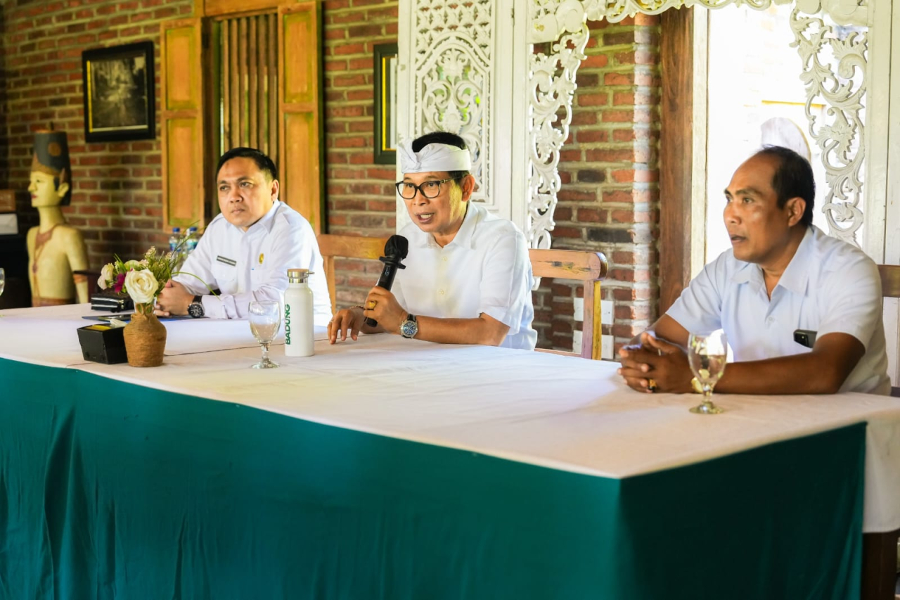 Bupati Adi Arnawa Beri Pengarahan ke Pengurus FK3D se-Kabupaten Badung