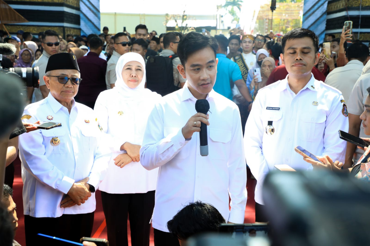 Wapres Gibran Apresiasi Bazar Blitar Djadoel, Gubernur Khofifah Komitmen Berdayakan Koperasi-UMKM dan Ekonomi Kreatif