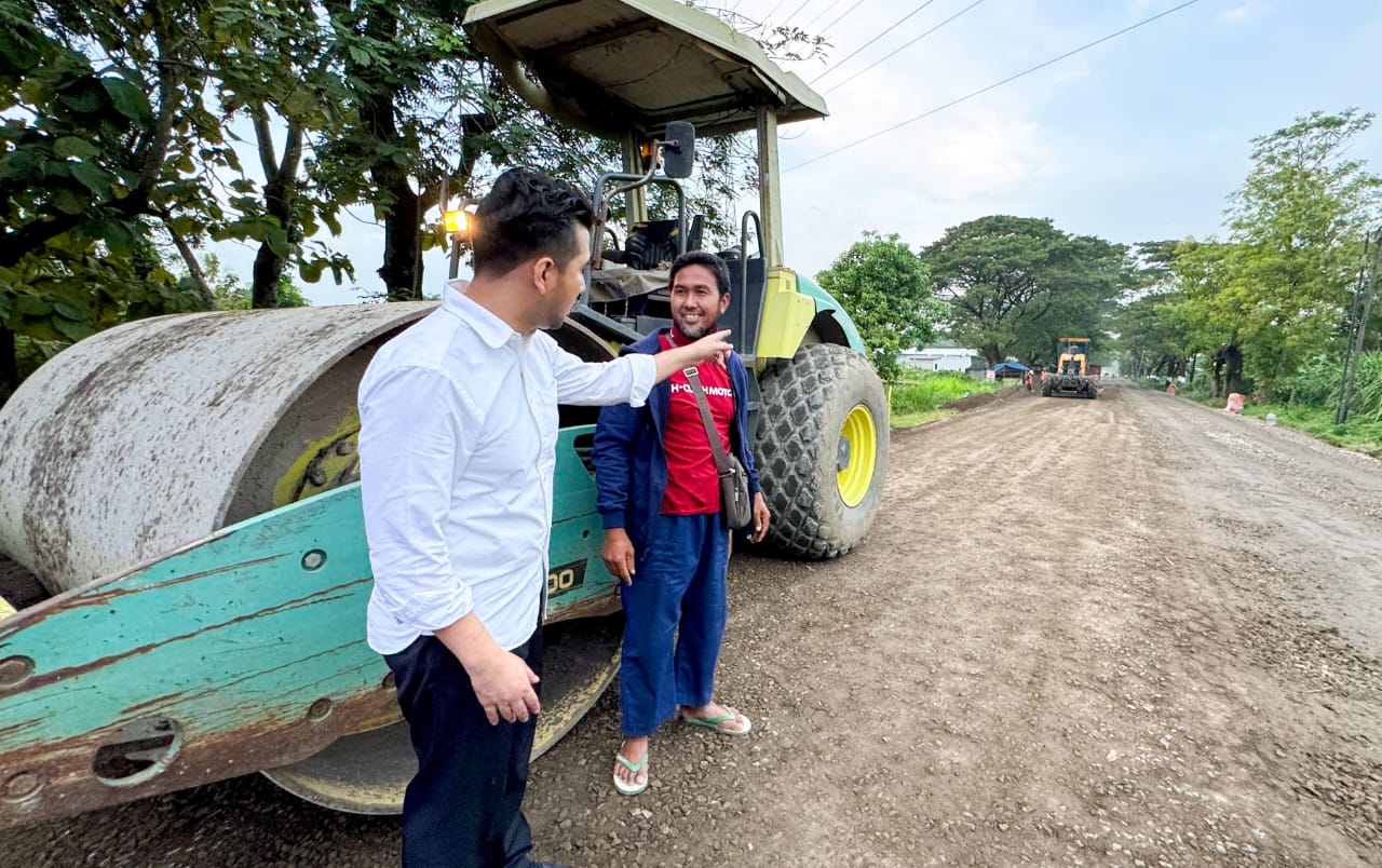 Plt Gubernur Jatim Tinjau Pelebaran dan Pengaspalan Jalan Sepanjang 4 Km Ruas Nganjuk-Kediri