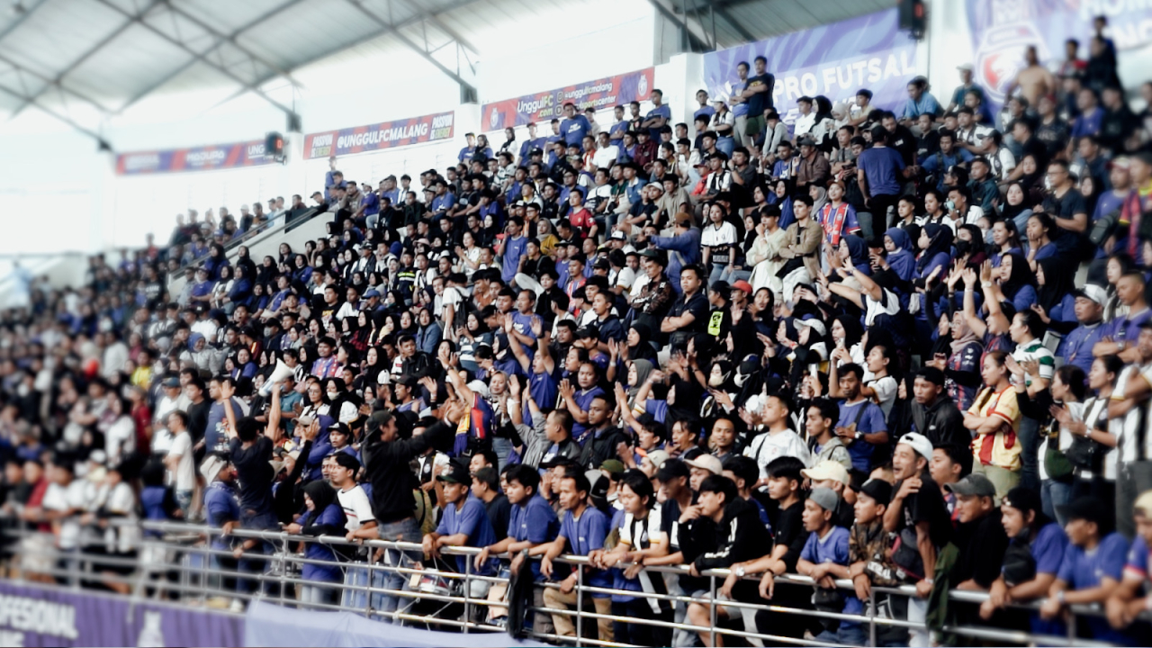 Suasana antusias publik bola Malang saat Unggul FC melakoni laganya di kandang. (Foto Dok Unggul FC)