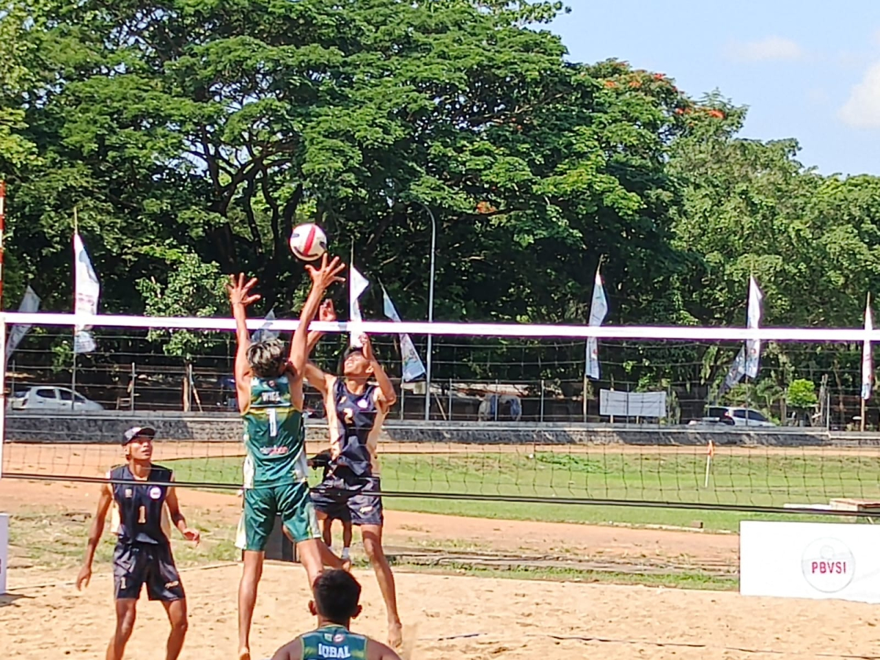 Voli Pantai Putra Porprov 2025, Kota Malang Buka Asa Juara Usai Taklukkan Kabupaten Malang