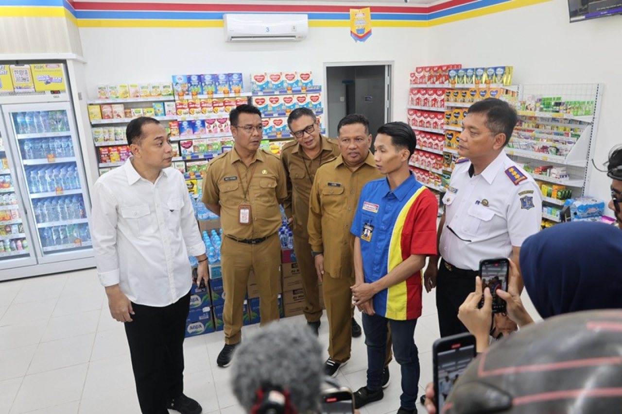 Eri Cahyadi Sidak Jukir Liar di Toko Retail Modern di Jalan Dr. Ir. H. Soekarno Surabaya