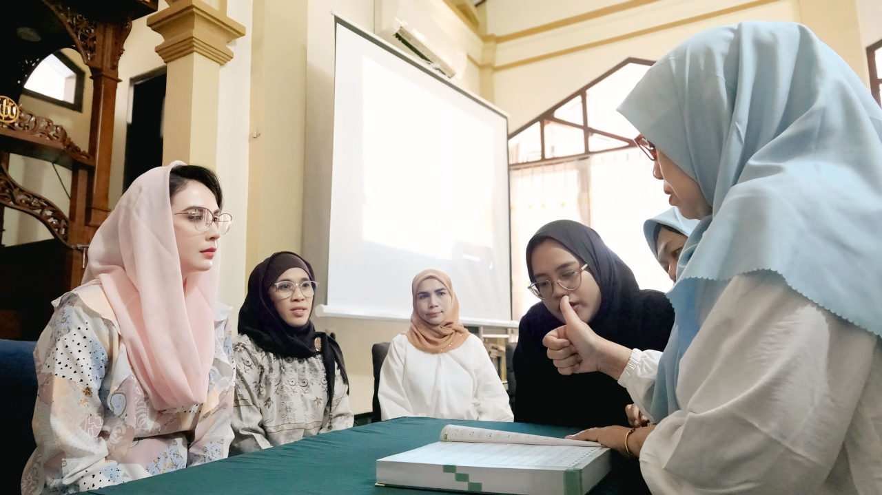 Ketua TP PKK Jatim Arumi Bachsin Kunjungi Kajian Rutin Sobat Dili Mengaji, Harap Jadi Teladan bagi Masyarakat