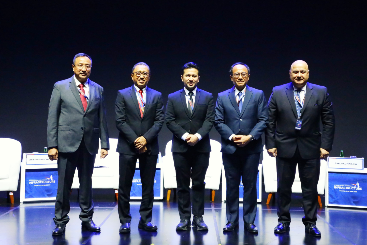 Plt Gubernur Jatim Paparan Gagasan Kota Masa Depan Tangguh di Konferensi Infrastruktur Internasional