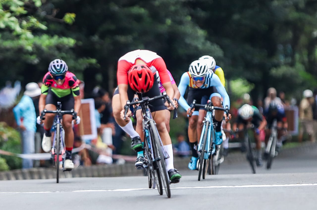 Kabupaten Malang dan Kota Mojokerto Berjaya di Balap Sepeda Criterium Putra-Putri.