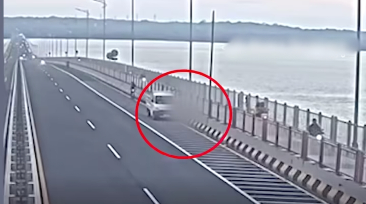 Tragedi Jembatan Suramadu, Pesepeda Tewas Ditabrak Pikap