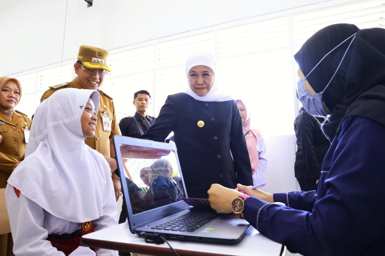 Hari Pertama Siswa Masuk Sekolah Rakyat, Gubernur Khofifah Kawal Visi Besar Presiden Putus Kemiskinan Melalui Pendidikan