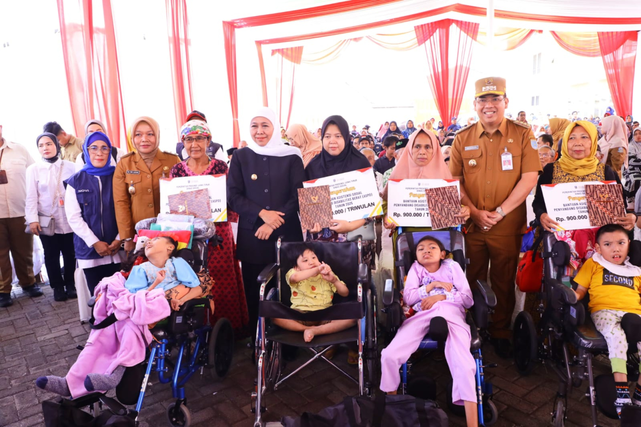 Warga Kota Probolinggo Terima Bansos Rp 2,232 Miliar, Gubernur Khofifah Optimis Ciptakan Kesejahteraan Merata di Jatim