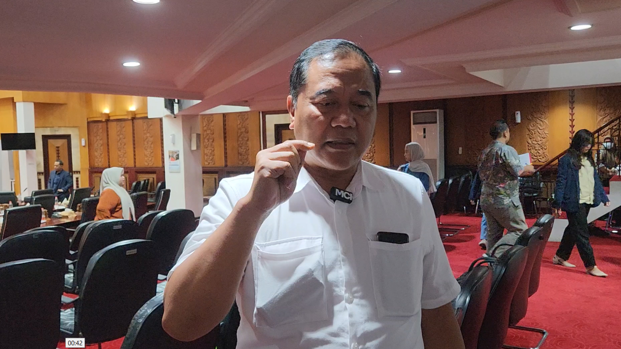 Laporkan Orang Buang Sampah Sembarangan di Kota Surabaya dapat Hadiah Uang