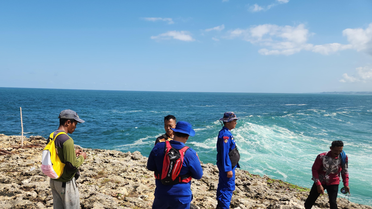 Hari Kedua Pencarian Laka Laut Pantai Watulepek. Satu Korban Belum Ditemukan