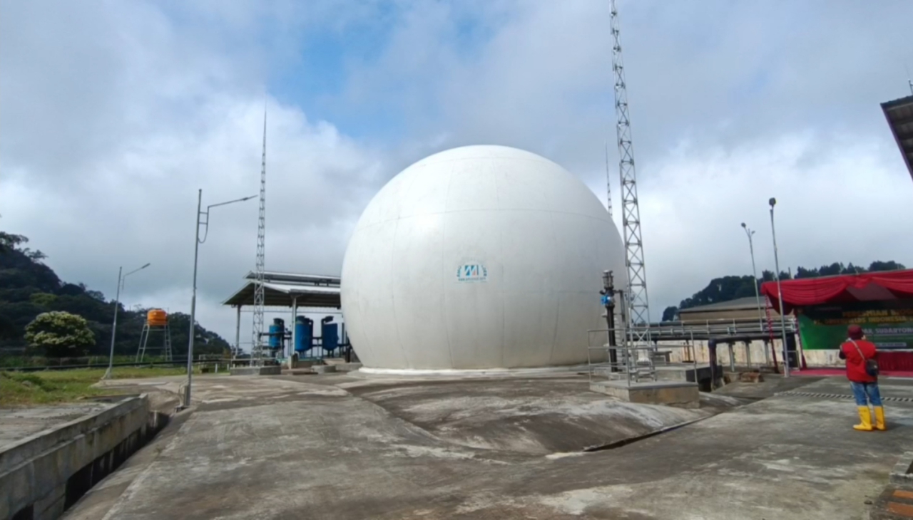 Wamentan Resmikan Reaktor Biogas Limbah Kotoran Sapi Greenfields Blitar. Bakal Suplai Sumber Energi untuk Masyarakat