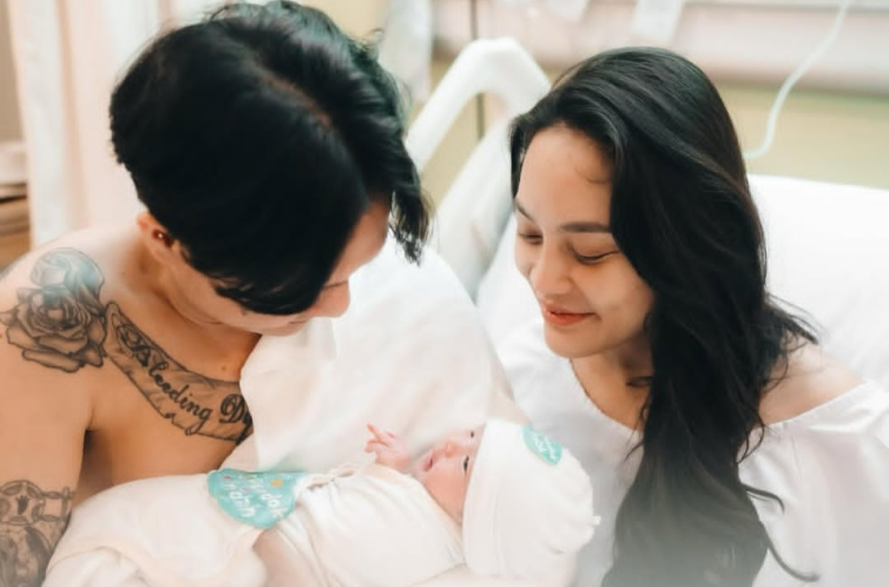 Erika Carlina Perlihatkan Wajah Bayinya, Tolak Bertemu DJ Panda