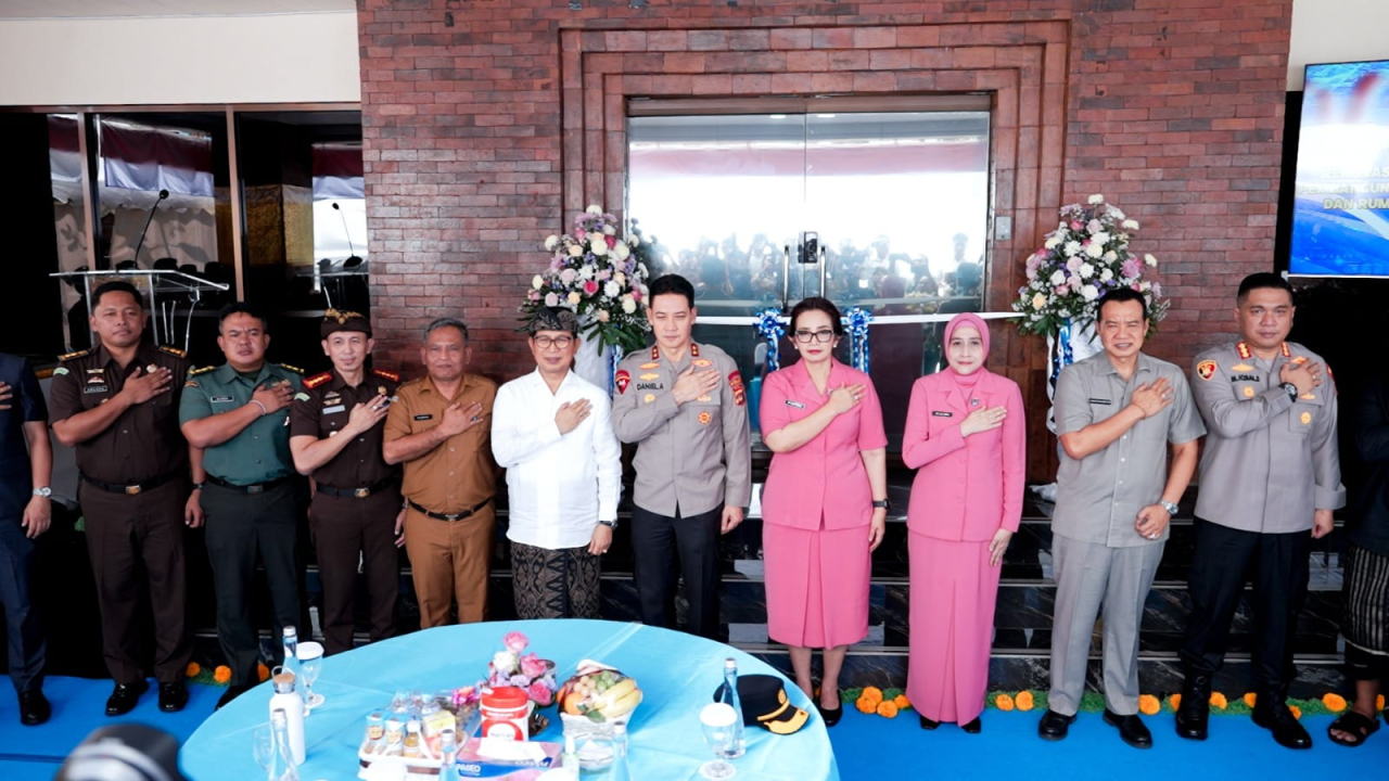 Bupati Badung Adi Arnawa Hadiri Peresmian Gedung Polrestabes Denpasar