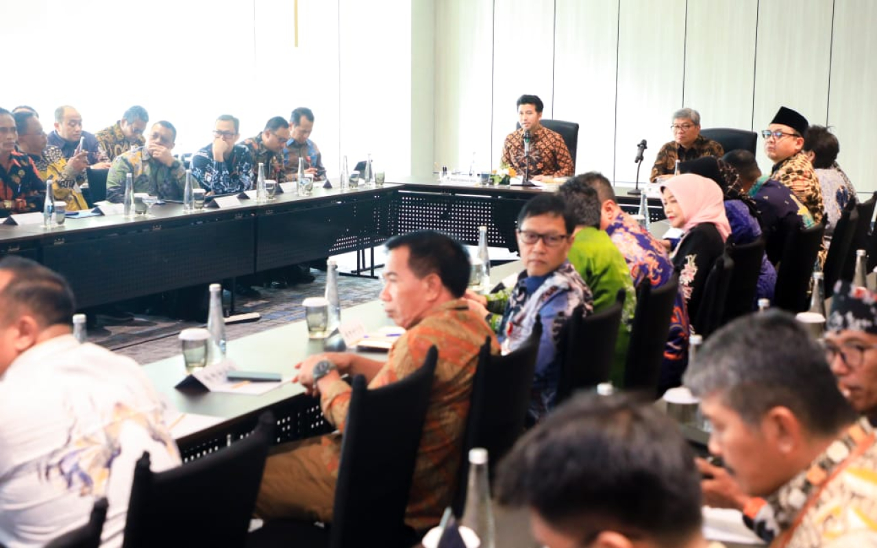 Wagub Emil Paparkan Strategi Pengelolaan Sampah dan Limbah B3 di Jawa Timur