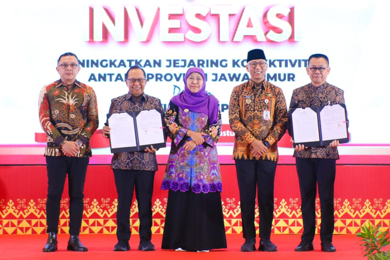 Gubernur Jatim dan Lampung Saksikan MoU KUB Bank Jatim–Bank Lampung, Khofifah: Perkuat Konektivitas Ekonomi Bank Daerah