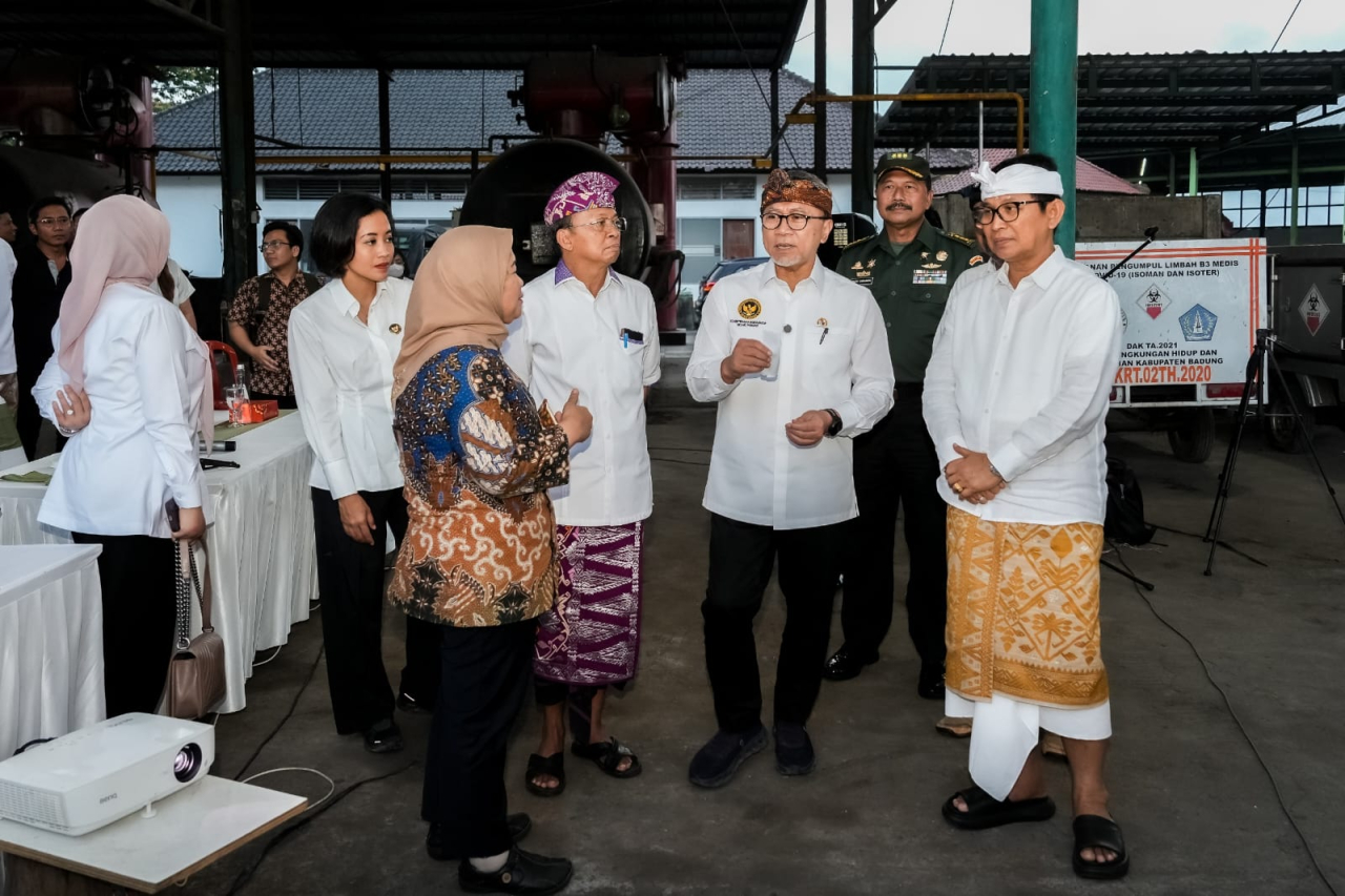 Kunjungan Menko Pangan ke TPST Mengwitani
