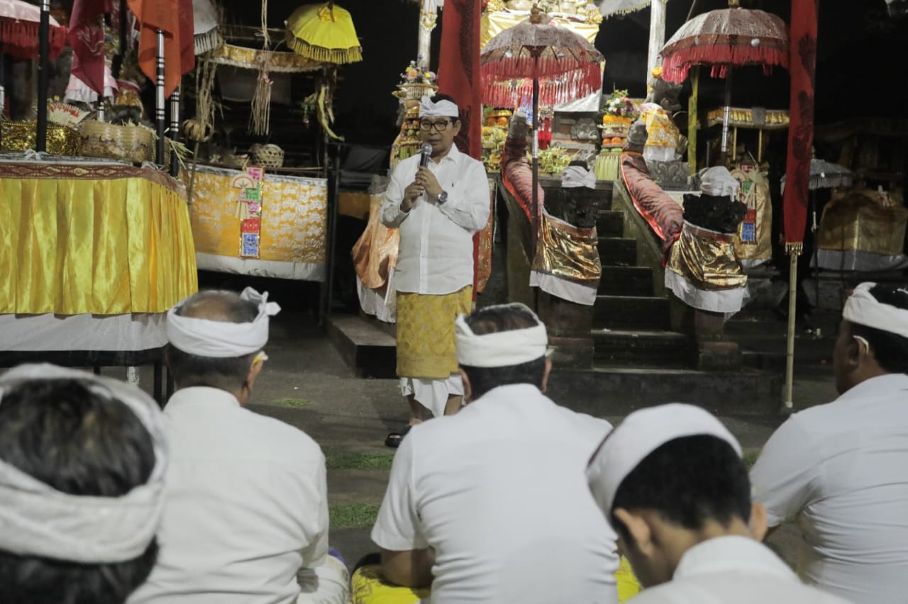 Bupati Badung Hadiri Piodalan di Pura Kahyangan Desa dan Puseh, Desa Adat Ayunan