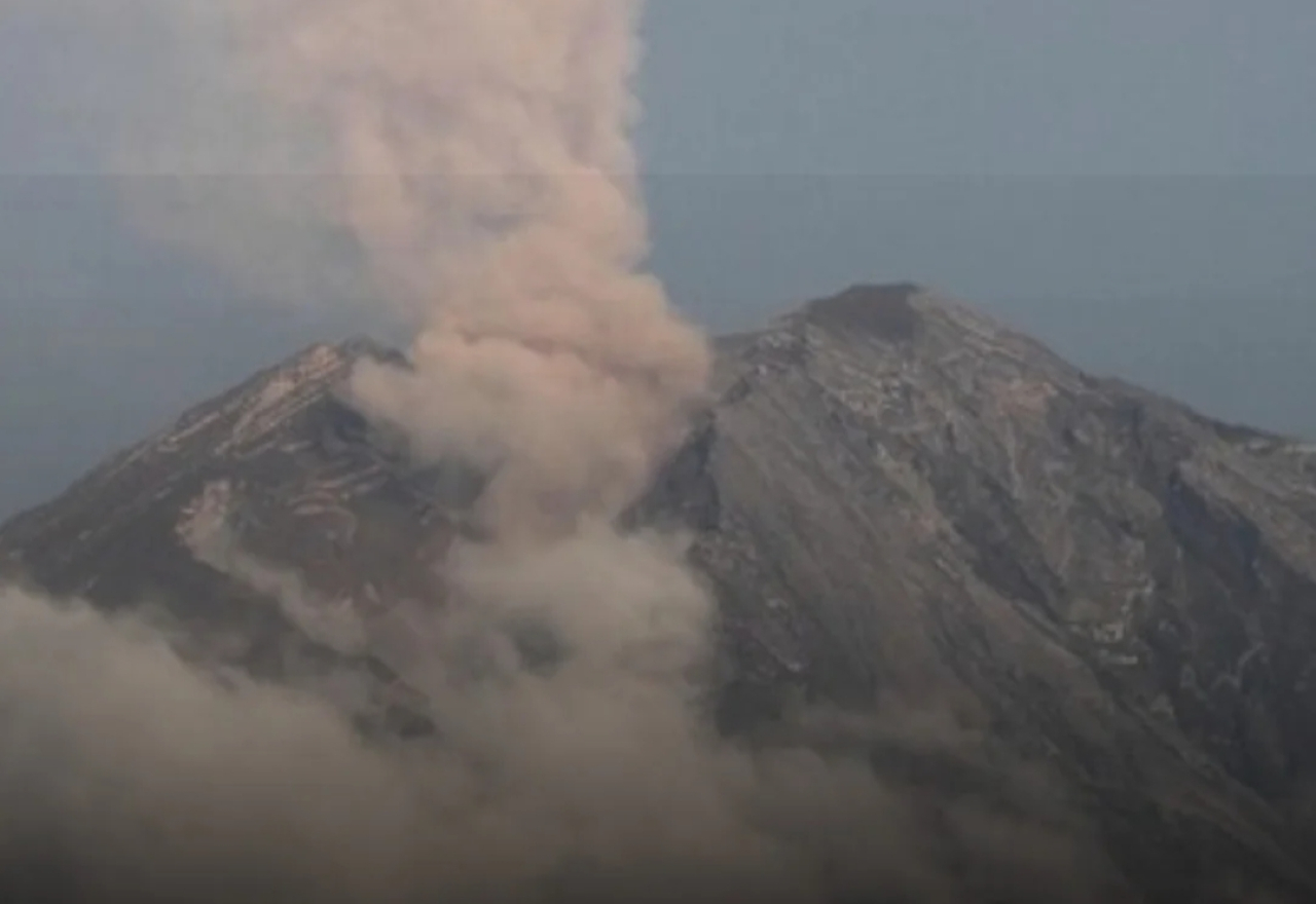 Gunung Semeru Meletus, Semburkan Abu Vulkanik 1.000 Meter ke Arah Utara