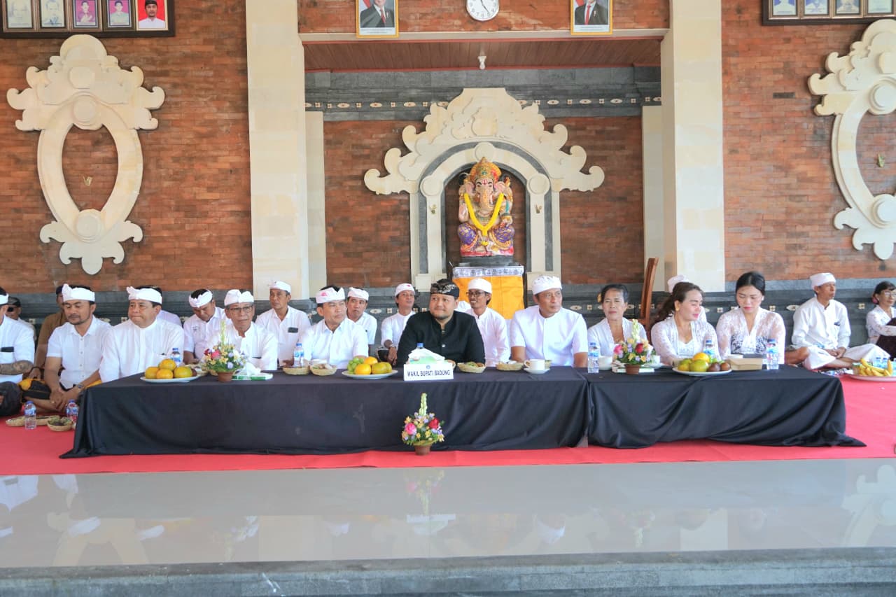 Karya Melaspas dan Mapedudusan Alit di Pura Bhagawan Penyarikan
