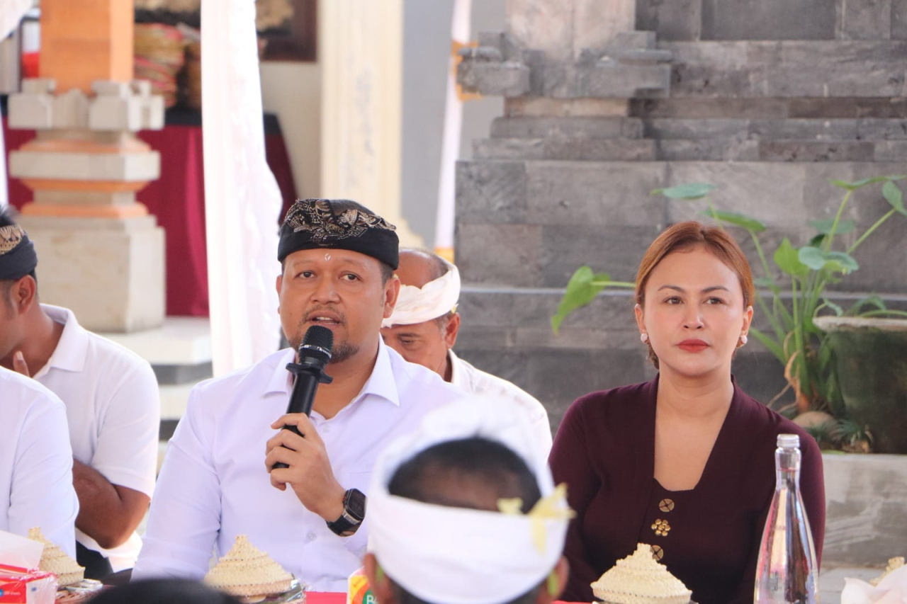 Wabup Badung Hadiri Karya Padudusan Agung di Merajan Tegal Jimbaran