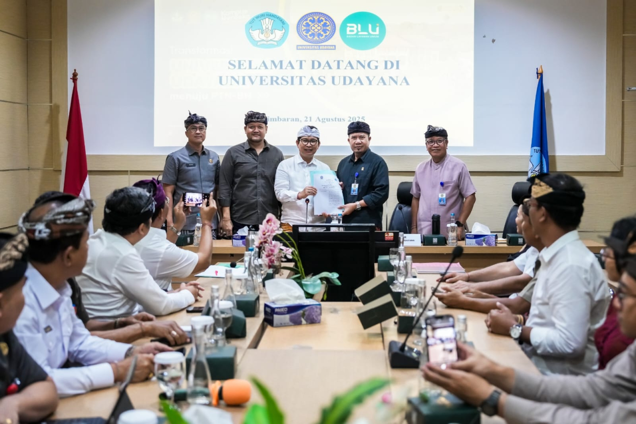 Bupati Adi Arnawa dan Wabup Bagus Alit Sucipta Tinjau dan Rakor di RS Unud