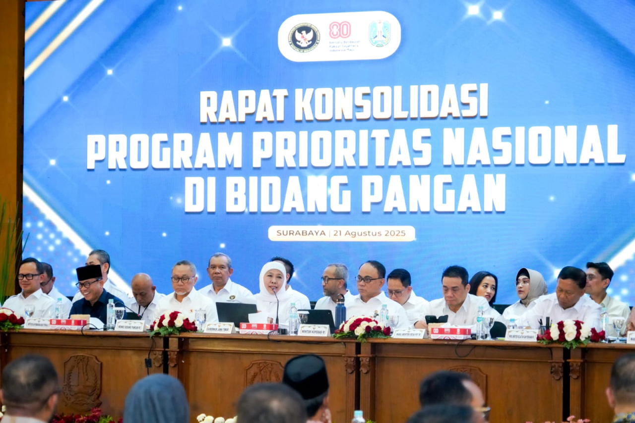 Rapat Konsolidasi Bersama Tiga Menteri di Surabaya, Gubernur Khofifah: Penerima Manfaat MBG Jatim Capai 1,9 Juta