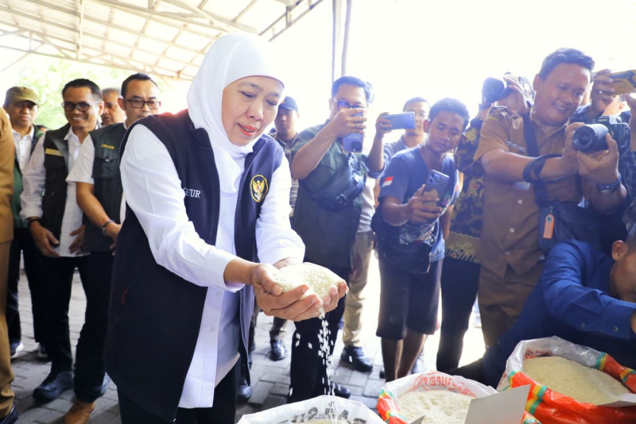 Harga Beras Naik di Pasar, Gubernur Khofifah Instruksikan Jaga Kelancaran Distribusi Beras SPHP