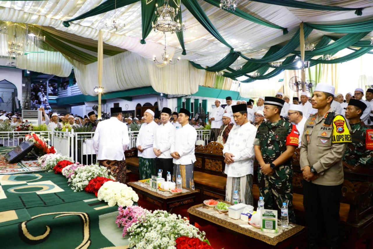 Wagub Emil Dardak Ajak Masyarakat Jatim Untuk Manunggal Bersama TNI Polri Jaga Jawa Timur