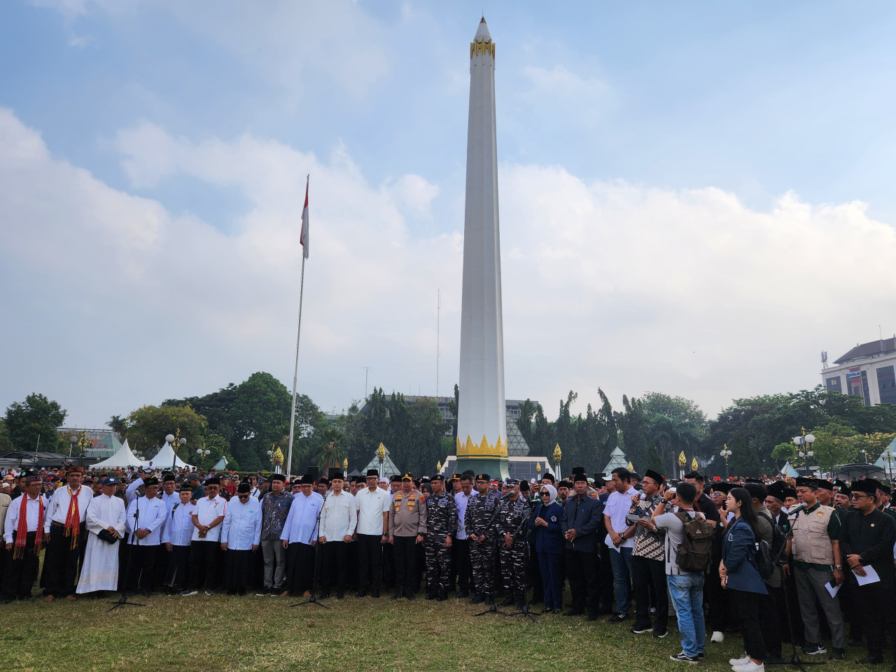 Walikota Eri Cahyadi dan Elemen Masyarakat Gelar Ikrar dan Doa Bersama Jogo Suroboyo