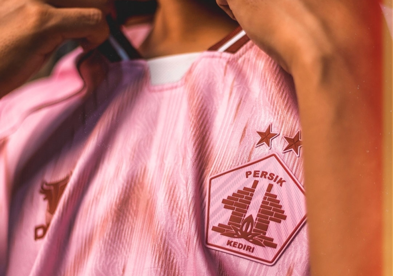 Jersey ketiga Persik Kediri. (Foto: Instagram @persikofficial)