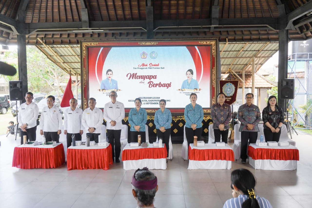 TP PKK Provinsi Bali, TP PKK Badung dan Menyapa dan Berbagi di Kelurahan Legian