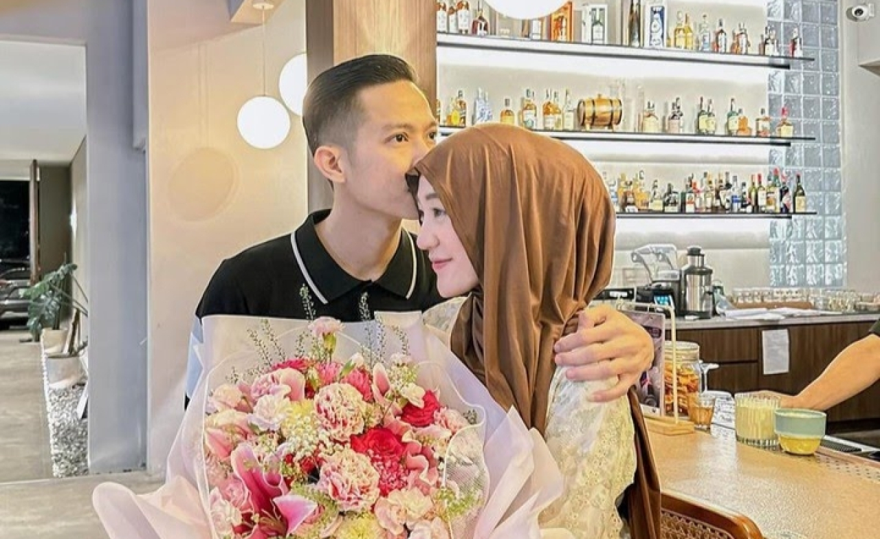 Larissa Chou dan Suami Jarang Tampil Bareng hingga Digosipkan Renggang