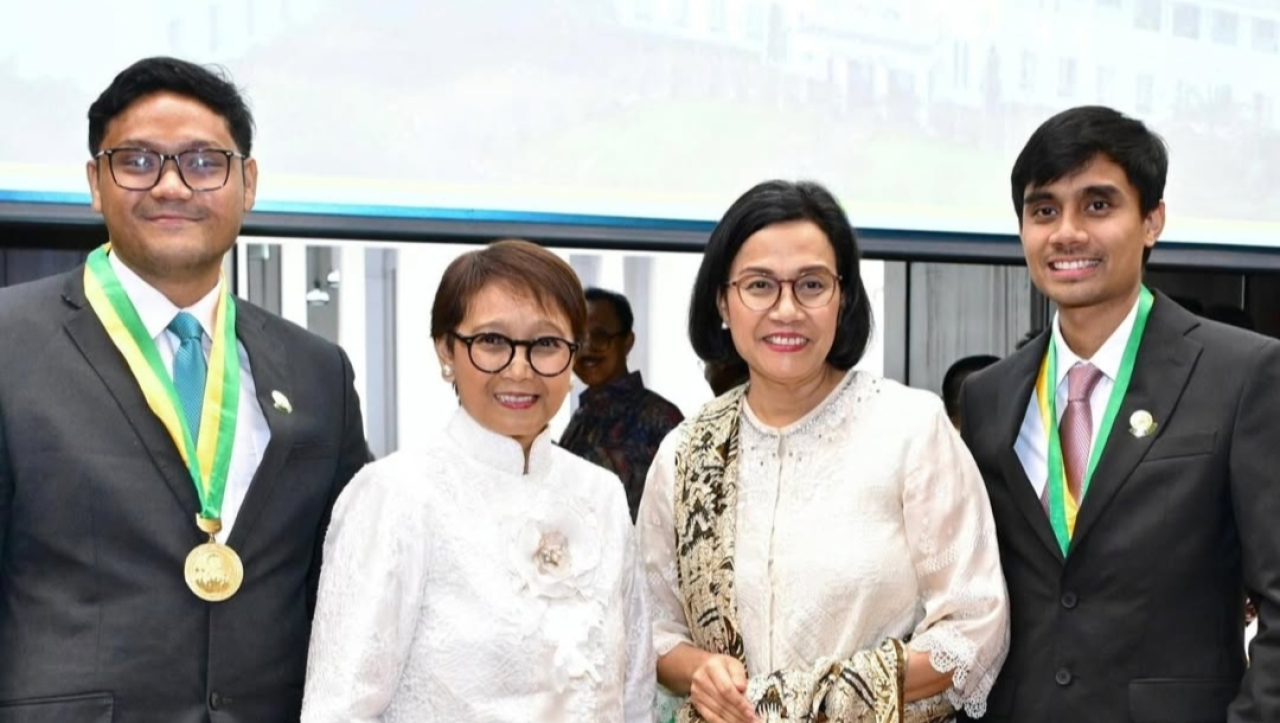 Reuni Sri Mulyani dan Retno Marsudi, Anak Wisuda Dokter Spesialis UI