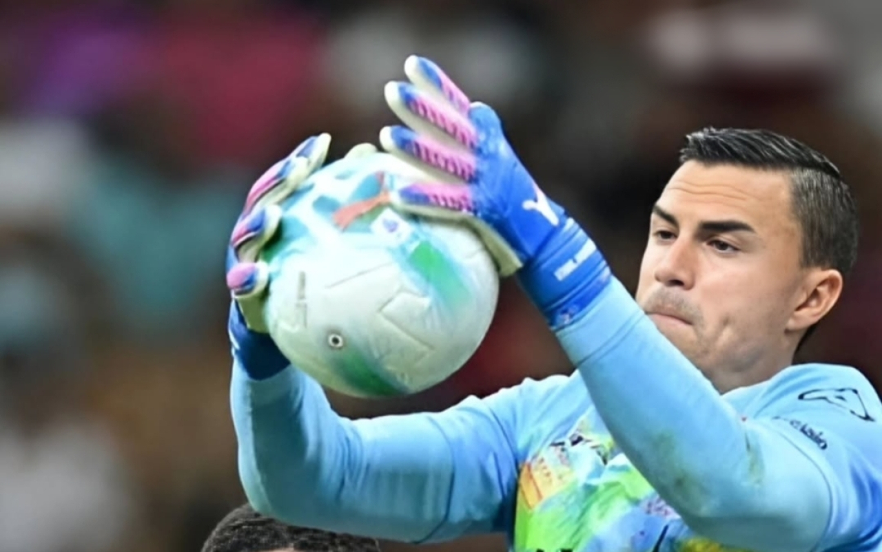 Kiper Timnas Indonesia, Emil Audero bermain gemilang saat sang klub, Cremonese, menahan Hellas Verona. (Foto: Tangkapan layar video)